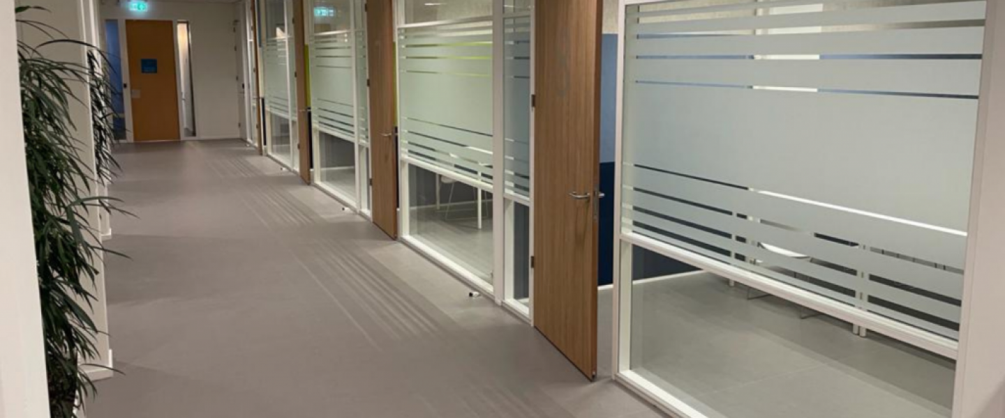 Reclassering Nederland Glaswand - systeemwand - monobloc